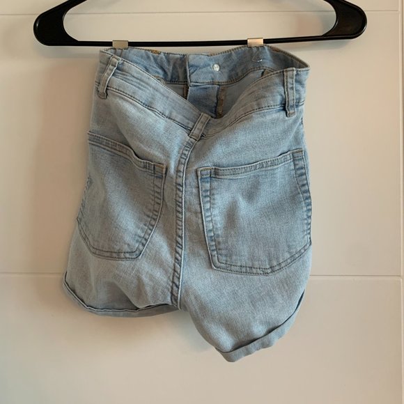 H&M Light Denim Blue Slim Fit Shorts - Picture 2 of 3